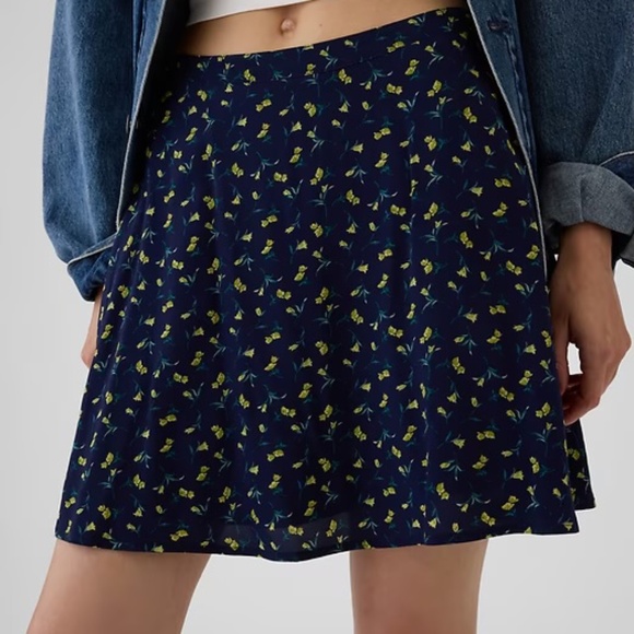 Gap Crepe Floral Mini Skirt M NWT - Picture 1 of 6